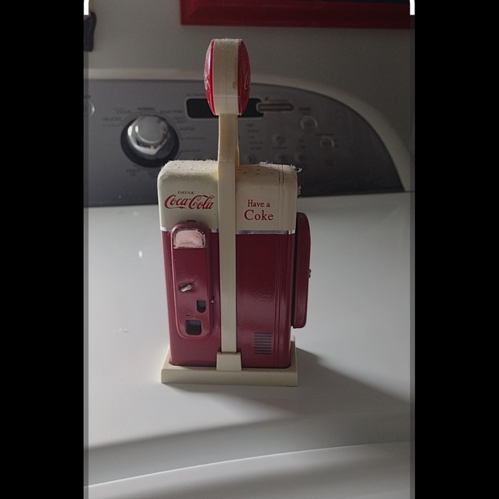 Coca-cola gas pump salt and pepper shakers